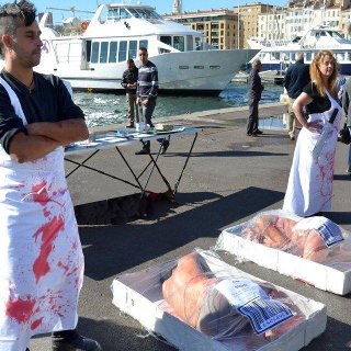 Viande humaine sur le Vieux Port de Marseille